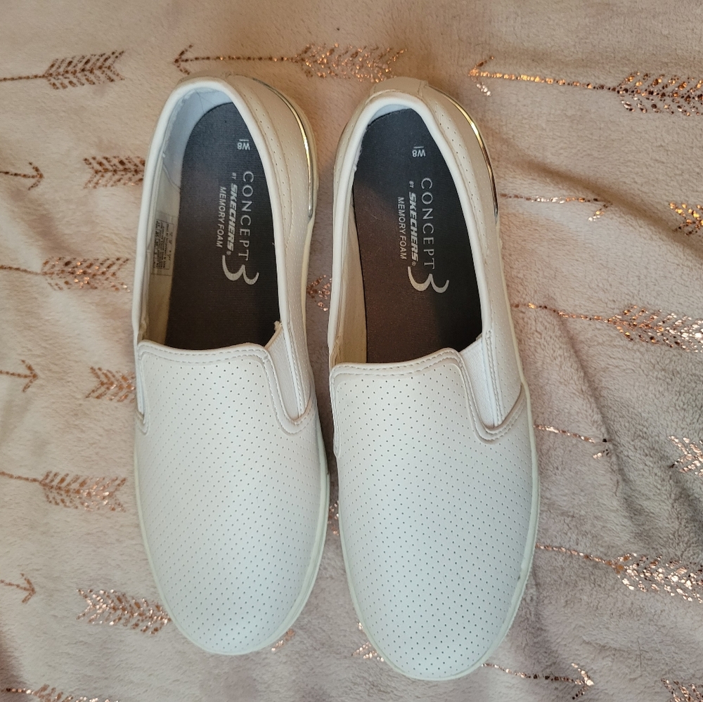 Skechers Concept 3 slip ons